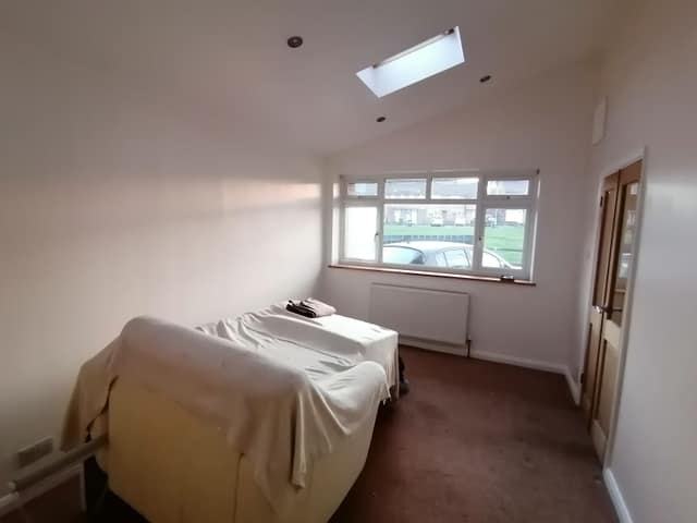 Painting & decorating — Painting & Decorating