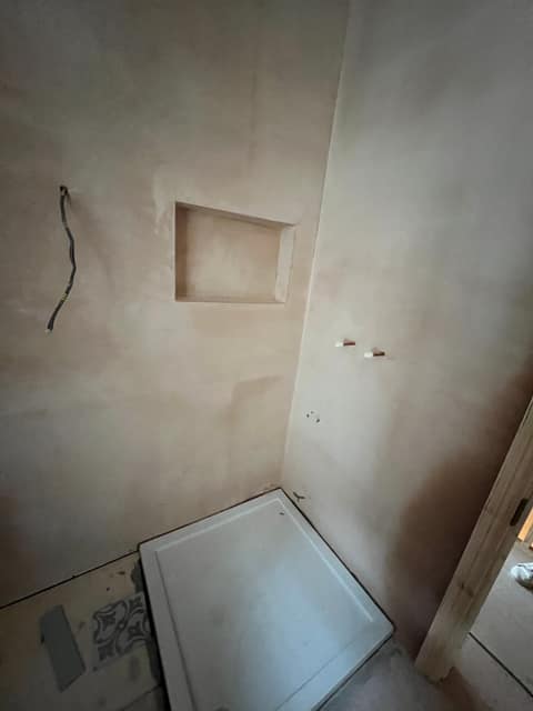 Bathroom Tiling walls and floor — Shower Rooms