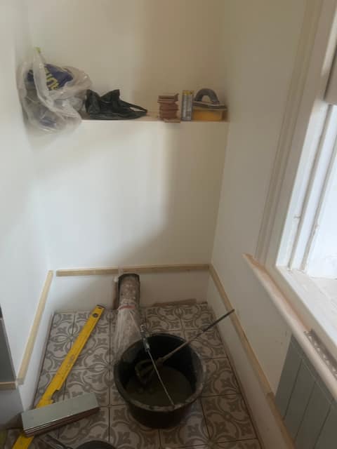 Bathroom Tiling walls and floor — Shower Rooms
