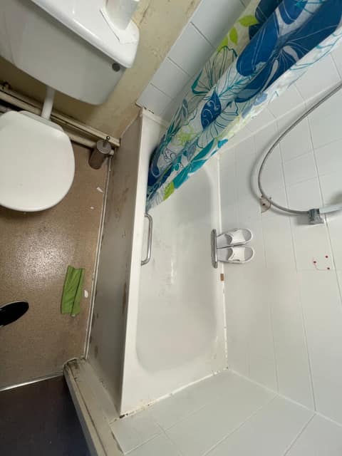 Bathroom SW13 — Shower Rooms